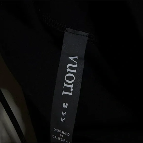 Vuori Daily Legging in Black - Picture 7 of 8